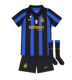 T-shirt e Pantaloncini Bambino Inter Home 2026/27 - Con Calzettoni + Scudetto + Coccarda