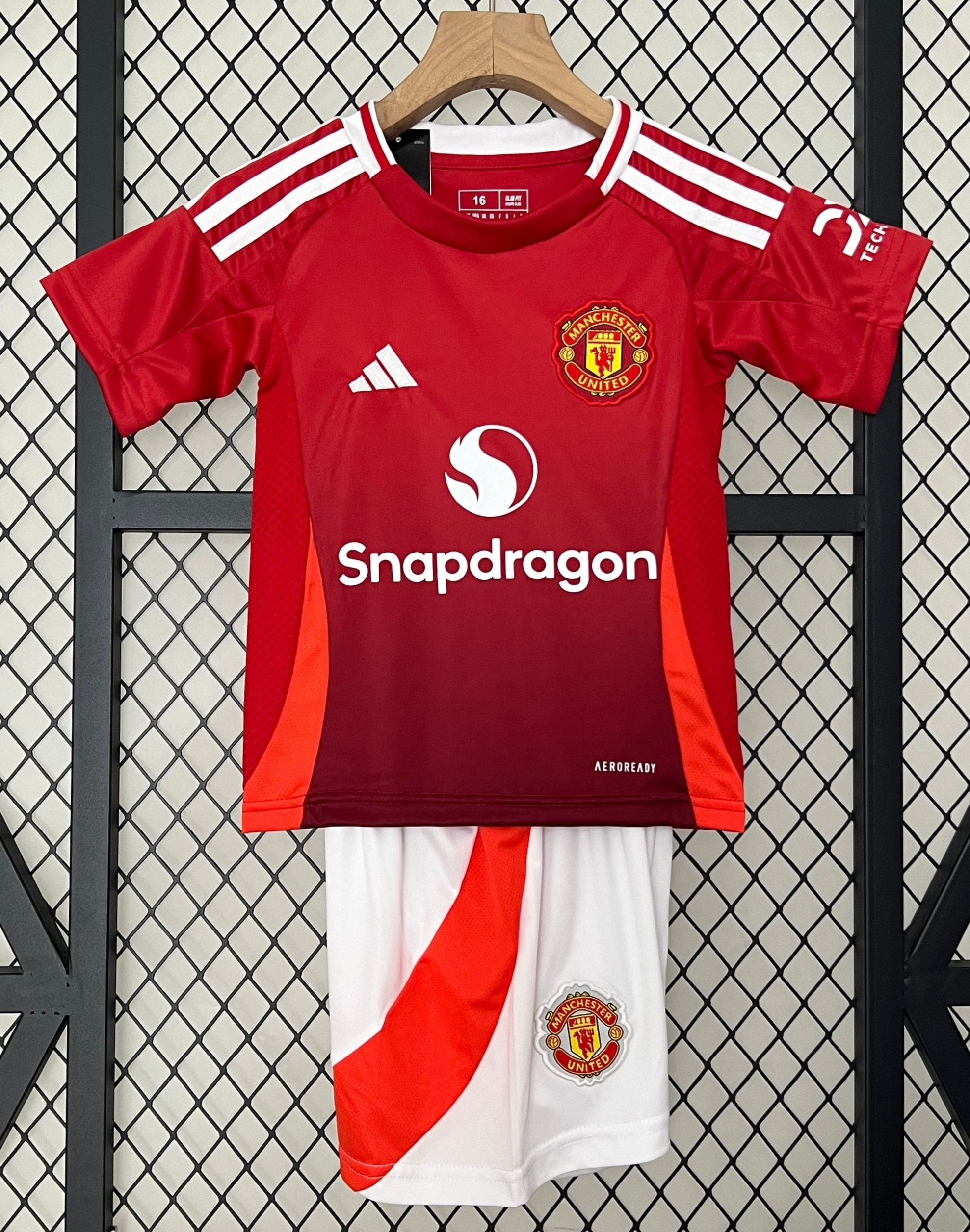 T-shirt e Pantaloncini per Bambino Manchester United Home 24/25