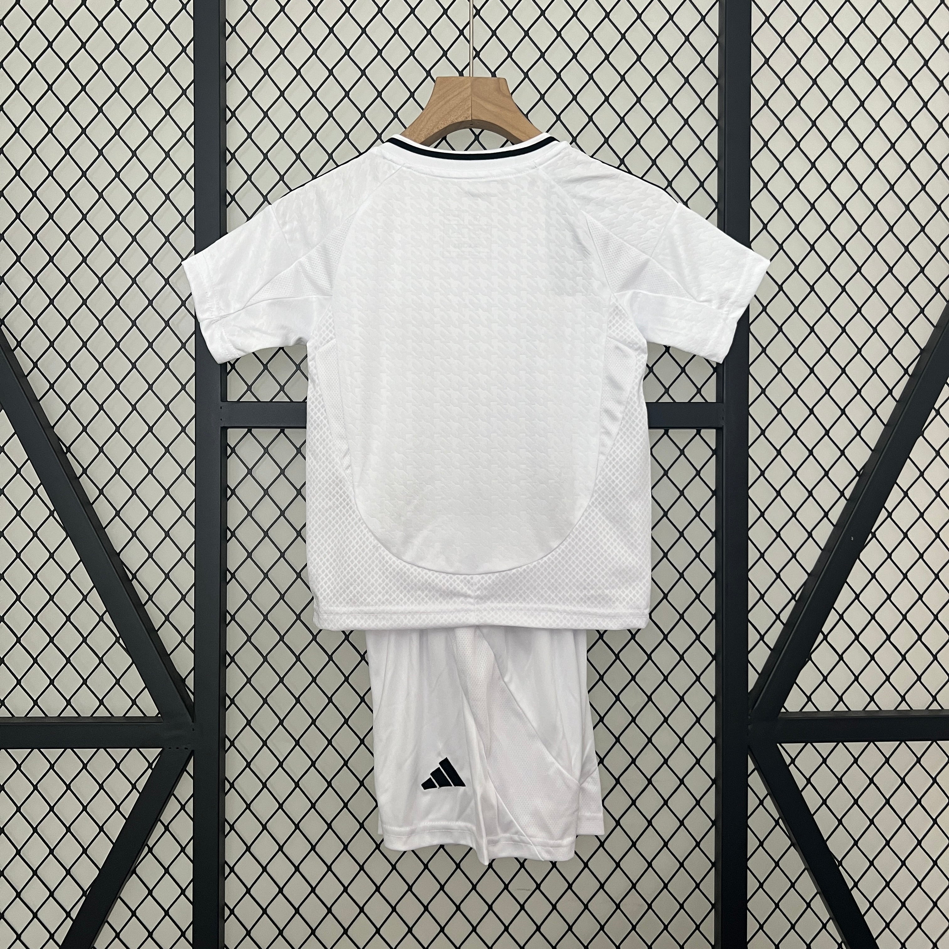 T-shirt e Pantaloncini per Bambino Real Madrid Home 24/25