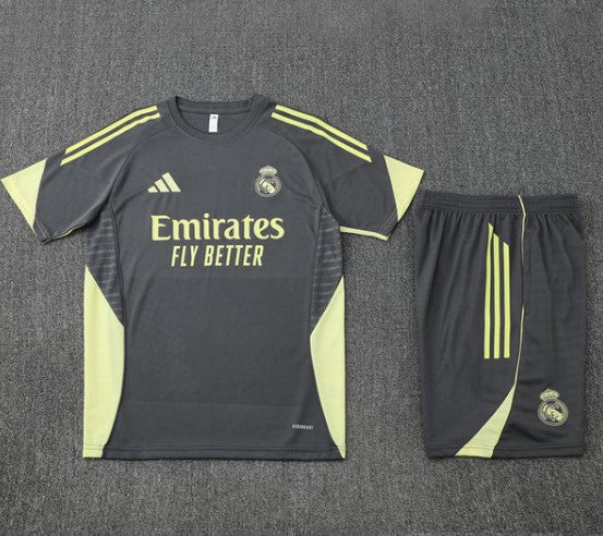 Maglia e Pantaloncini da Allenamento Real Madrid 25/26