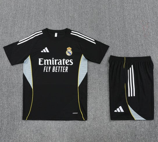 Maglia e Pantaloncini da Allenamento Real Madrid 25/26