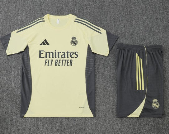 Maglia e Pantaloncini da Allenamento Real Madrid 25/26