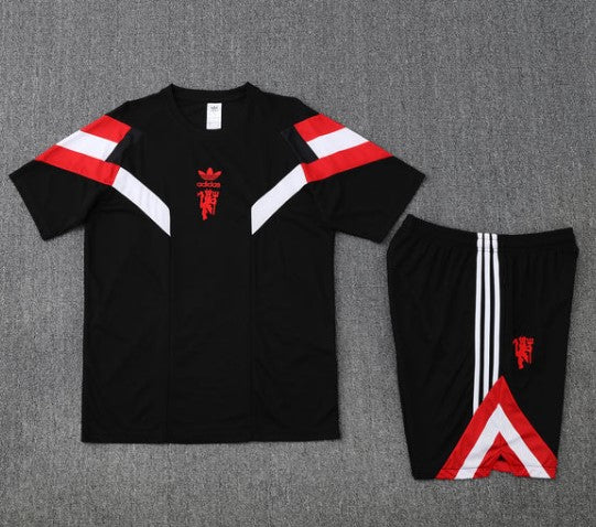 Maglia e Pantaloncini da Allenamento Manchester United 25/26