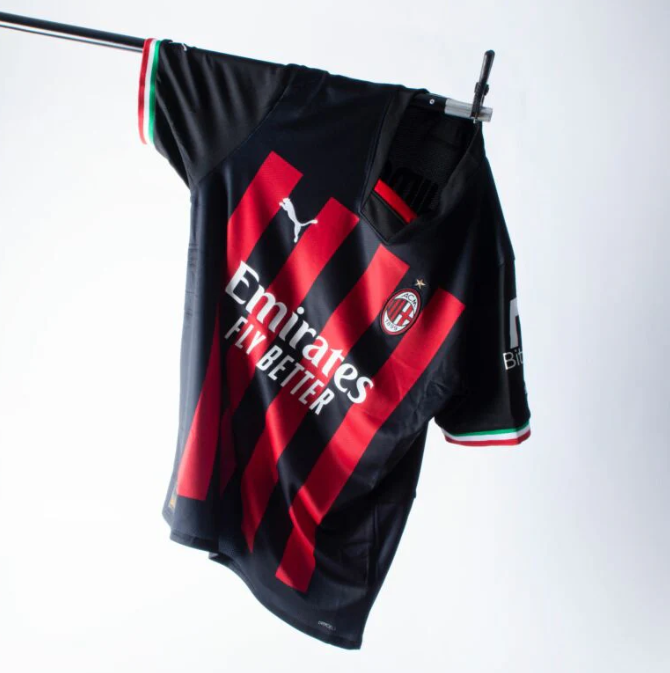 Maglia AC Milan home 2022/23 - Con Patch Serie A e Scudetto