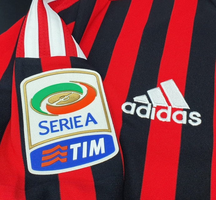 Maglia Retro AC Milan 11/12 - Con Patch e Scudetto