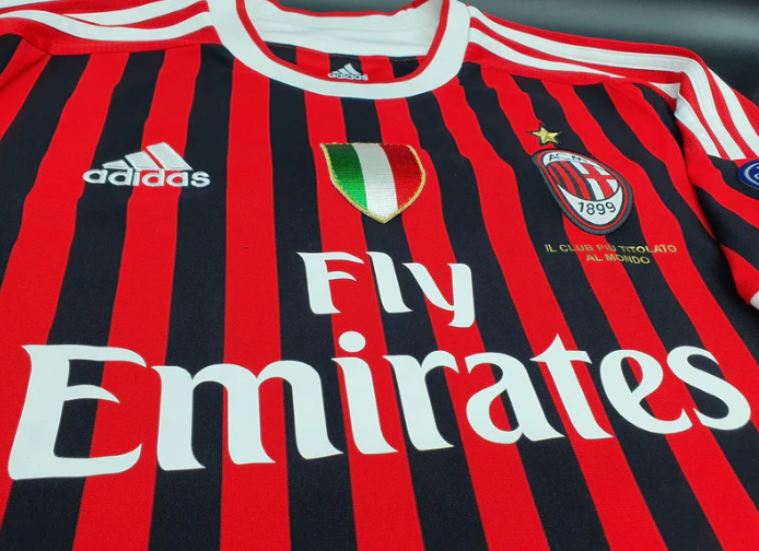 Maglia Retro AC Milan 11/12 - Con Patch e Scudetto