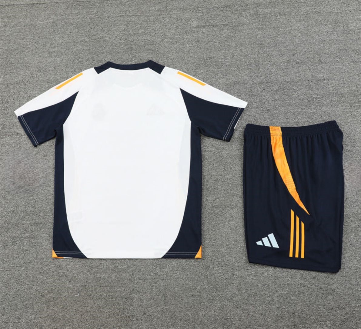 Maglia e Pantaloncini da Allenamento Real Madrid 24/25