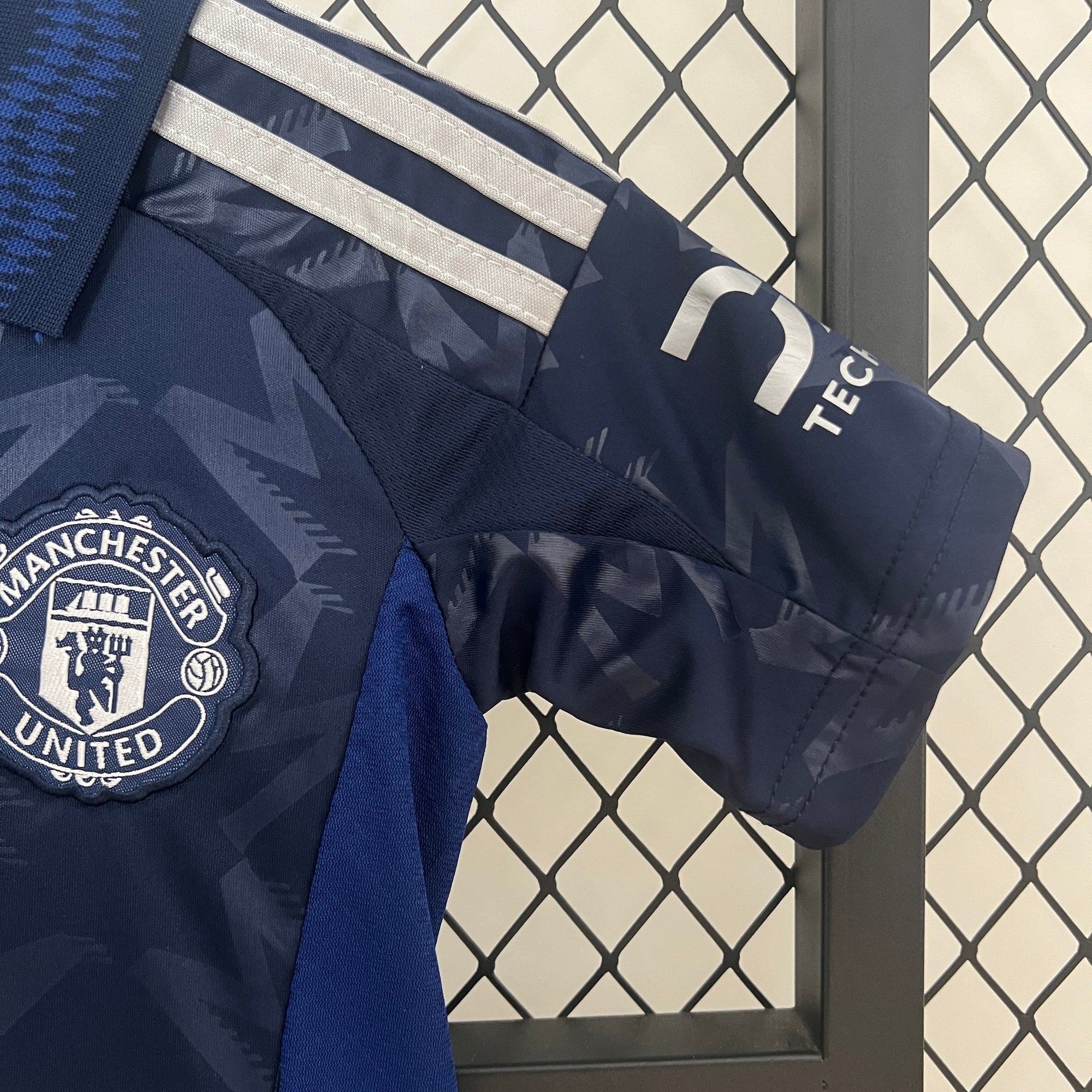 T-shirt e Pantaloncini per Bambino Manchester United Away 24/25