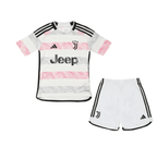 Conjunto Infantil Juventus Away 23/24 - Branco - DA Sports Oficial