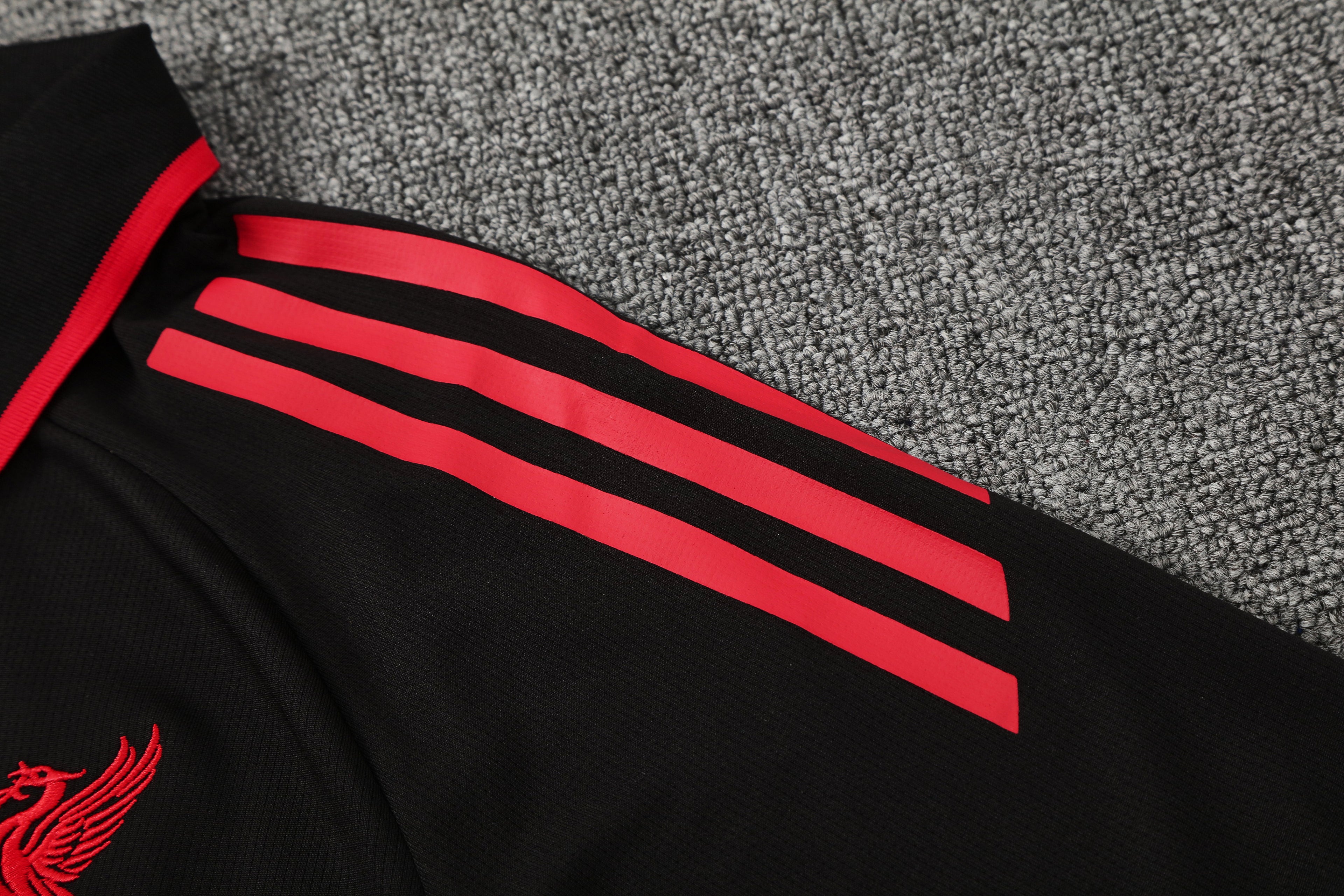 Polo e Pantaloni Liverpool 2025/26